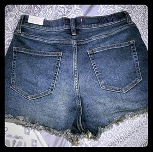 **NWT** VS PINK HIGH WAIST SHORTS!